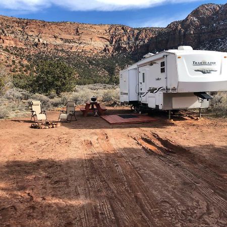 Camp Valhalla At Zion Hotel Colorado City Exterior photo