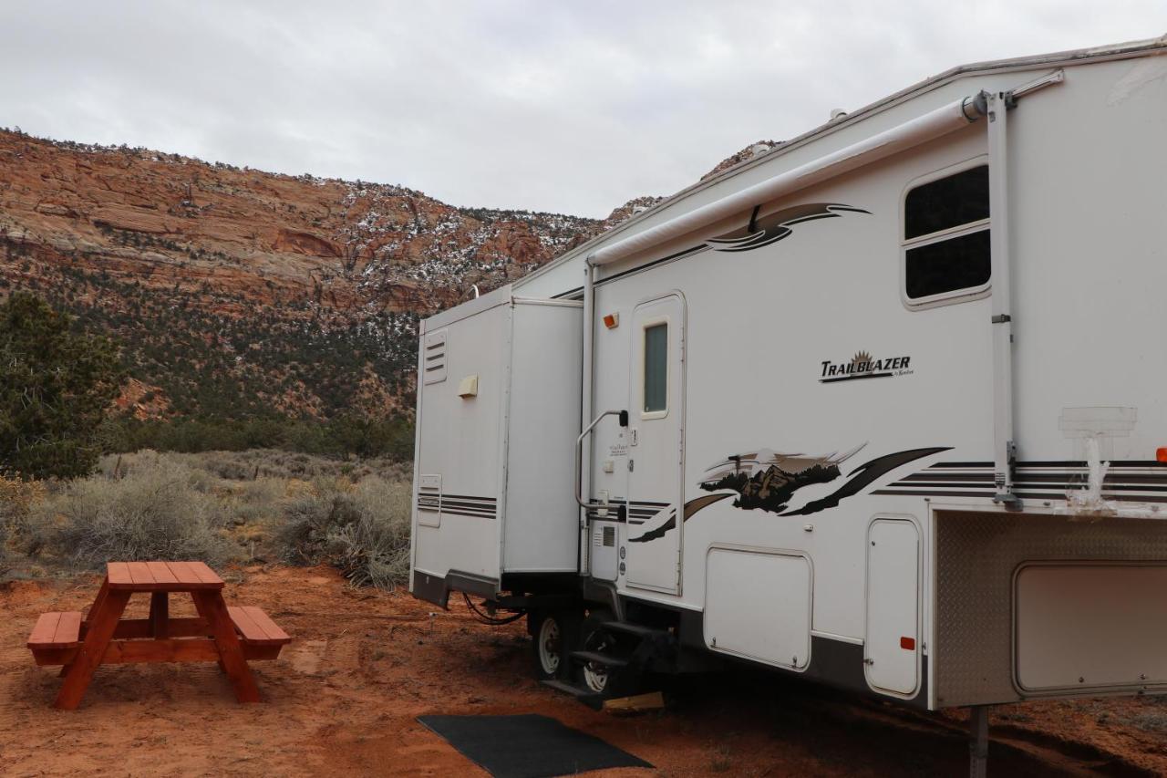 Camp Valhalla At Zion Hotel Colorado City Exterior photo